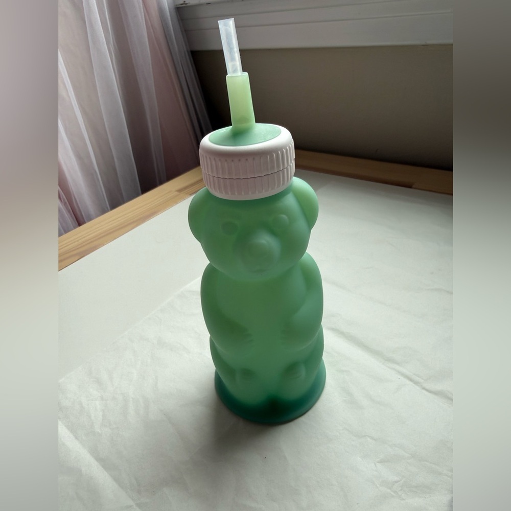 Legendary Milk Silicone Honey Bear Cup - teach babies to drink from straw - Picture 7 of 9